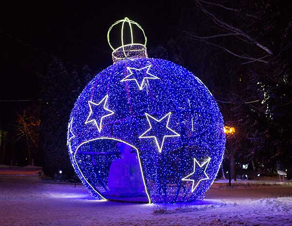 Новогодний декор в Саратове